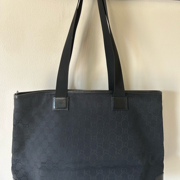 ‼️SOLD‼️😍Authentic GUCCI Black leather and Canvas GG front pocket Tote. - Picture 3 of 12